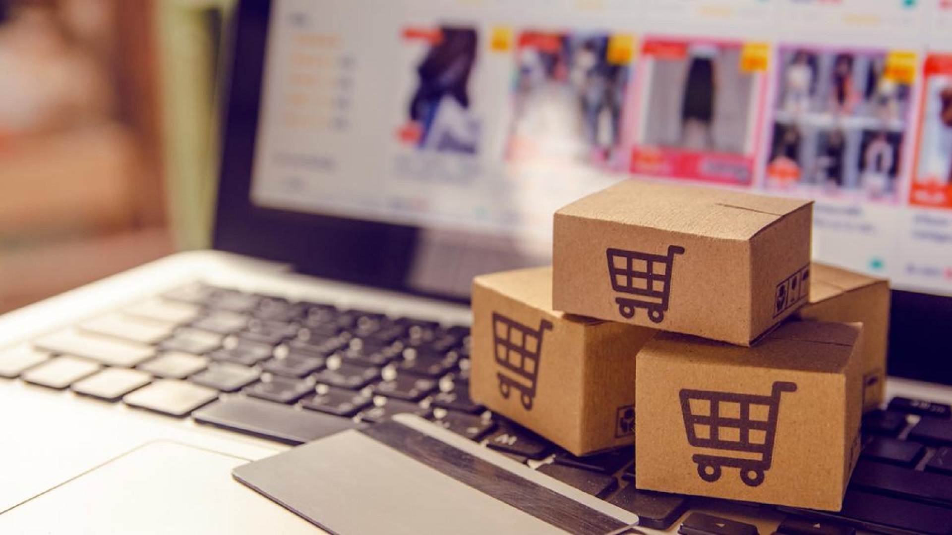 Large-Scale Retail: the future lies between online shopping and new processes